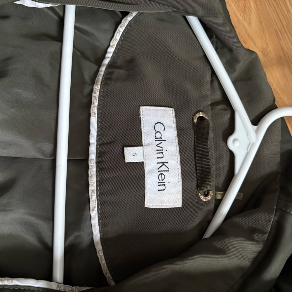 Calvin Klein women’s Dark Green Raincoat - Picture 2 of 3